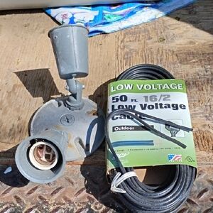 Low Voltage Outdoor Light Fixture and 50 ft Cable - Gray